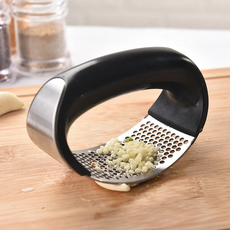 Premium Stainless Steel Garlic Press Crusher – Manual Garlic Mincer & Chopper | Kitchen Tool for Garlic, Fruits & Vegetables