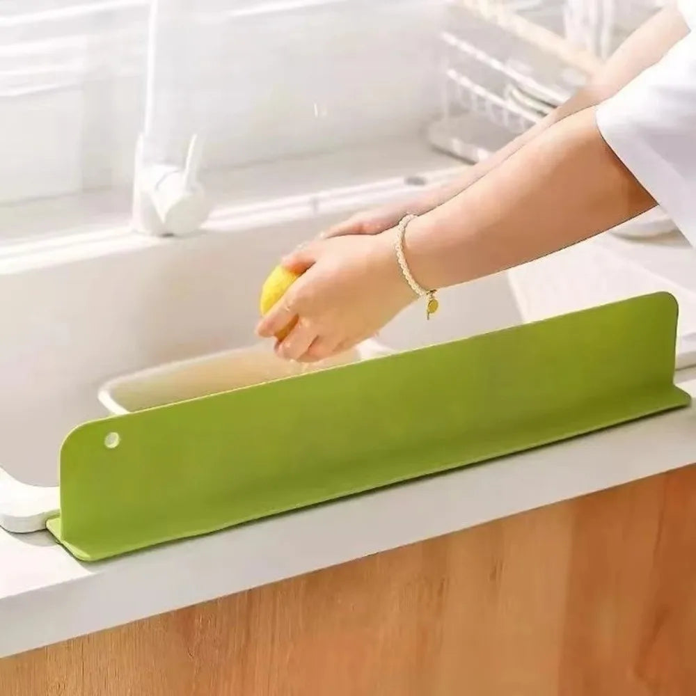 Silicone Sink Splash Guard with Suction Cup Oil & Water Baffle for Kitchen Sink
